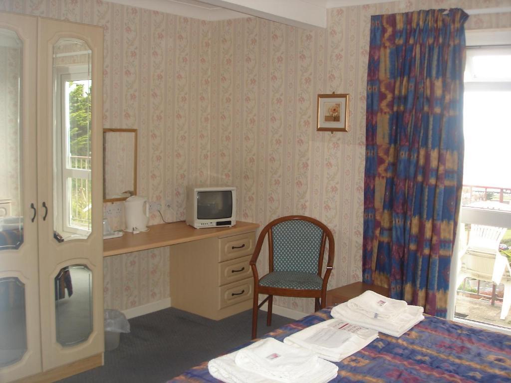 The Royal Hotel Bideford Room photo